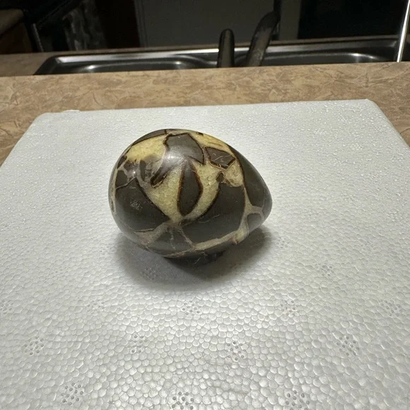 Vintage Large Septarian (Dragon Stones) Egg weighing 229 grams - Picture 8 of 9